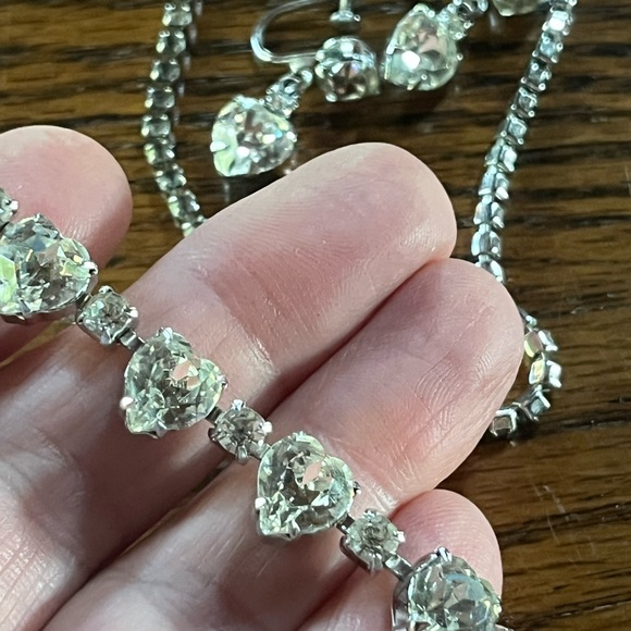 Heart-shaped rhinestone, choker and matching screwback earrings vintage silver - Picture 3 of 11